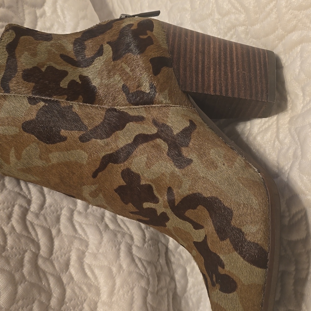 Lucky Brand Camouflage Ankle Boots Sz 10M/42